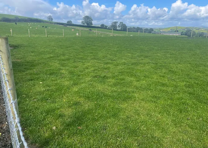 Kemping Keeloges Camp Tents And Caravan Site No Bed Camp Grounds Only *